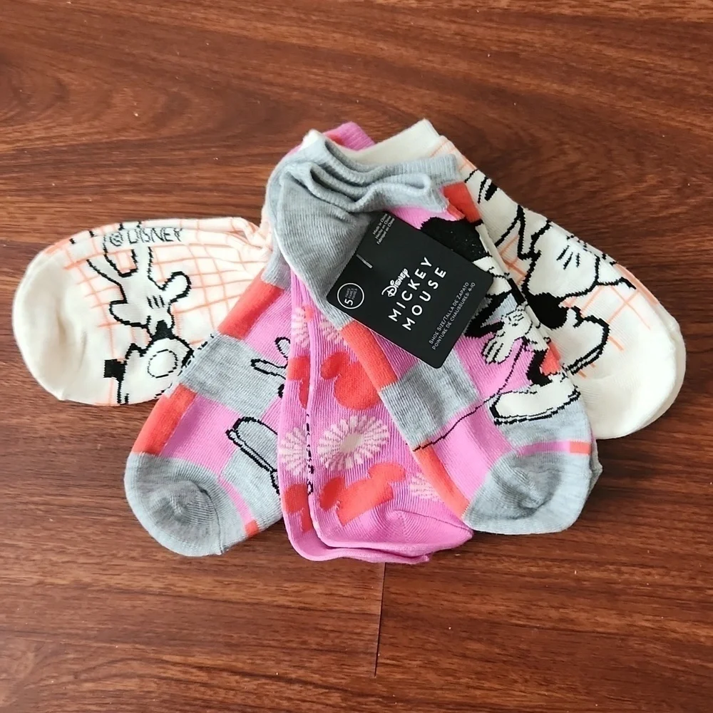 Disney Socks Womens Mickey Mouse Size 4-10 shoe Ankle Socks NEW